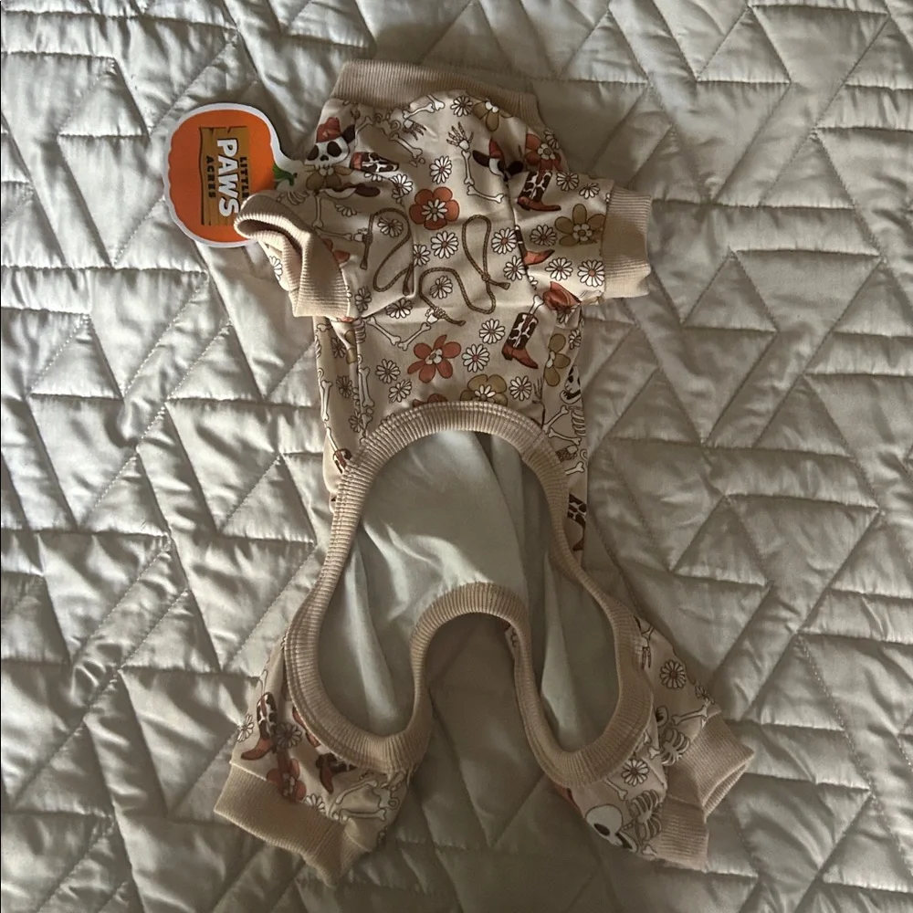 Little paws pet apparel